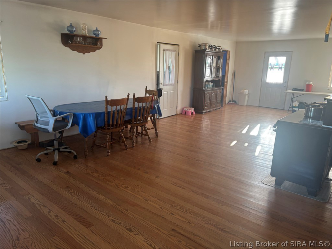 Listing Image 17