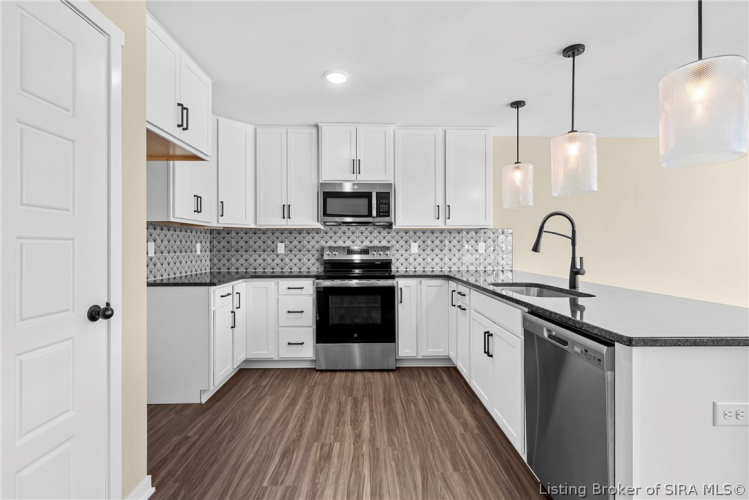 Listing Image 16