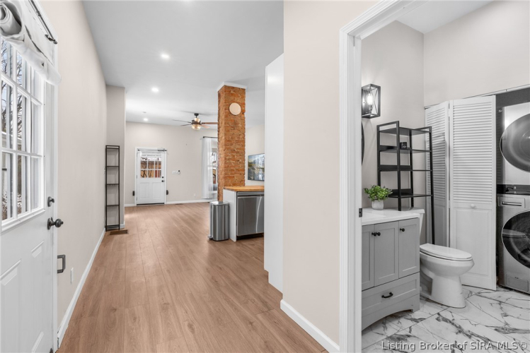Listing Image 10