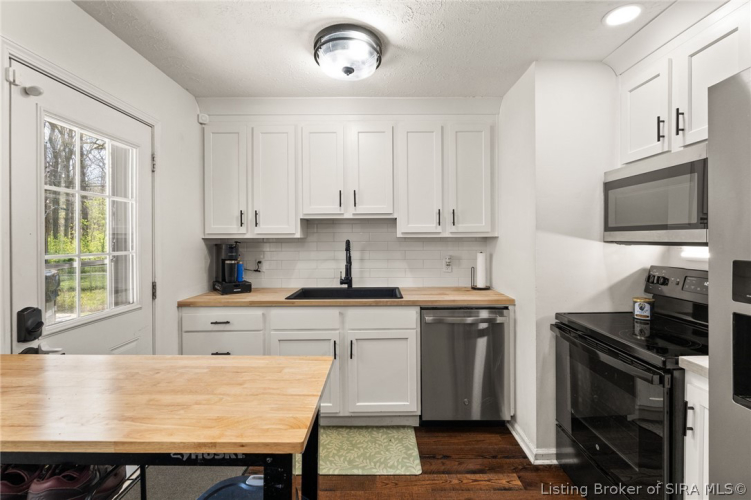 Listing Image 5