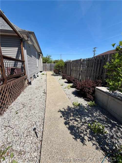 Listing Image 37