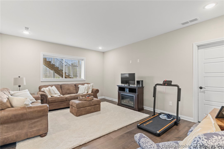 Listing Image 23