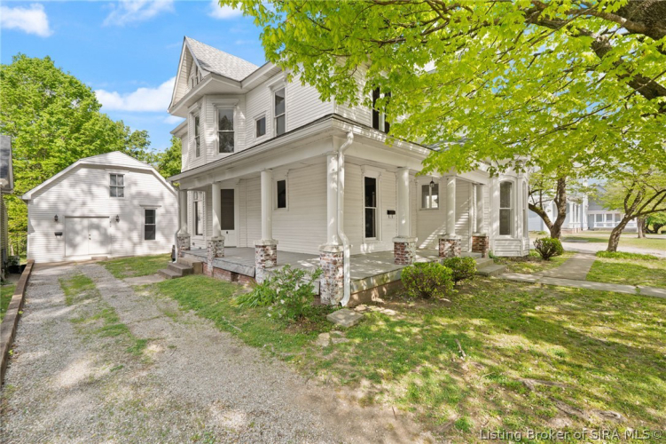 Listing Image 4