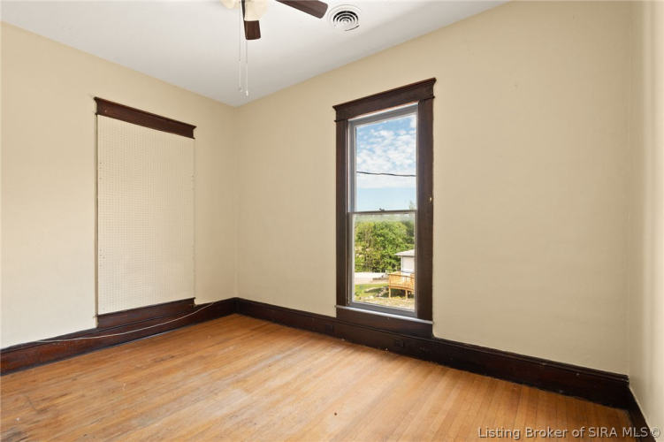Listing Image 32