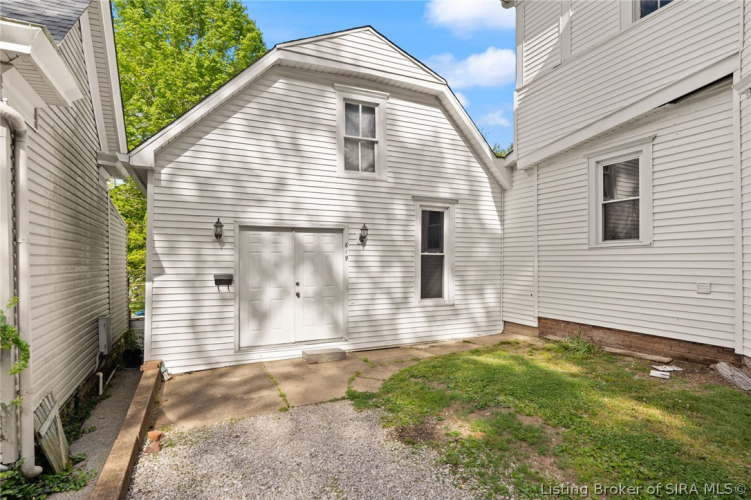 Listing Image 46