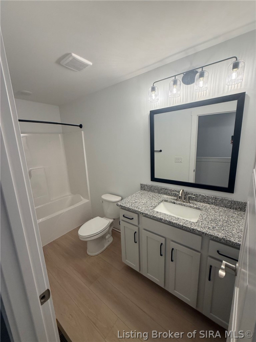 Listing Image 16