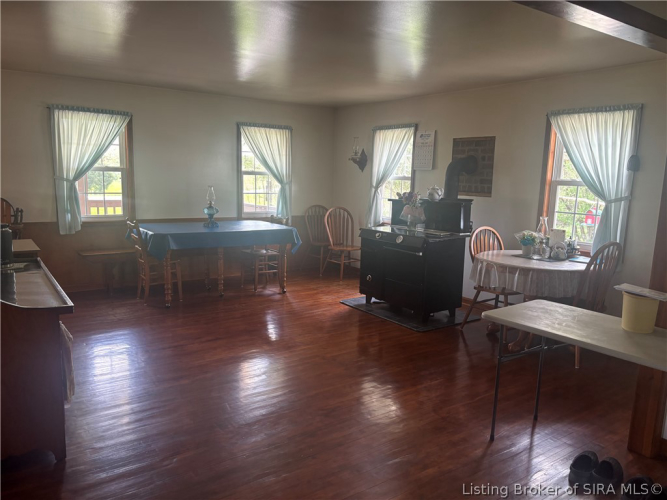 Listing Image 18