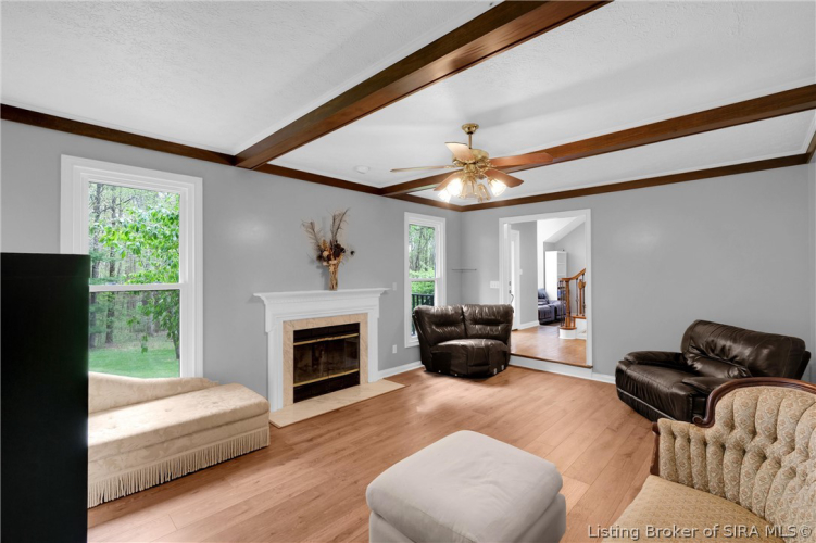Listing Image 11