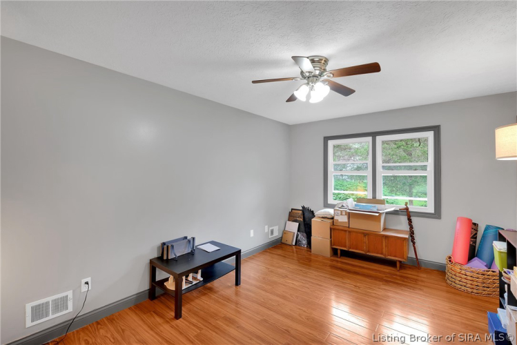 Listing Image 33