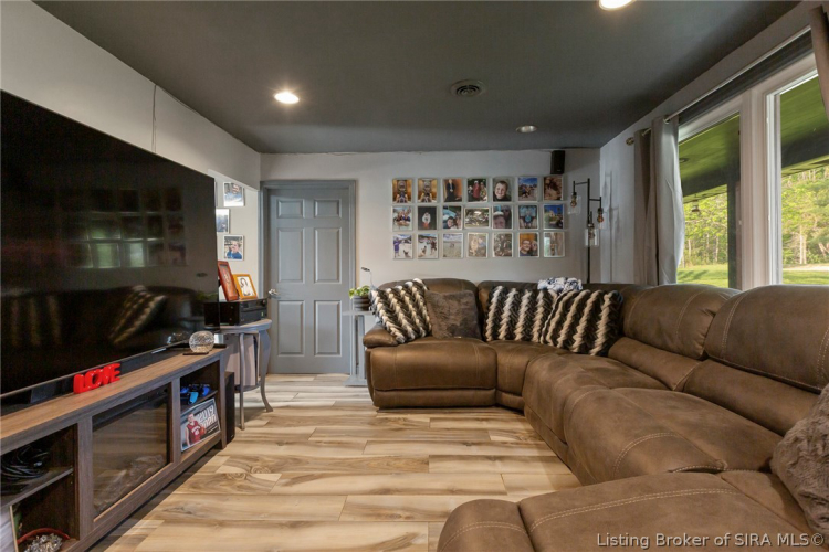 Listing Image 22