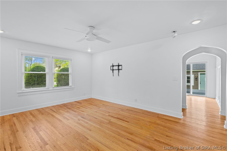 Listing Image 16