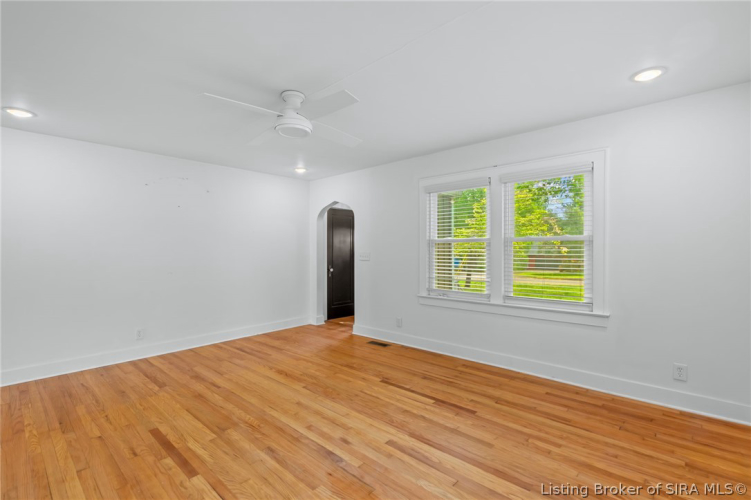 Listing Image 18