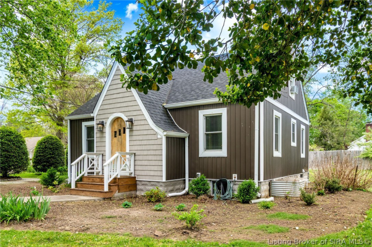 Listing Image 3