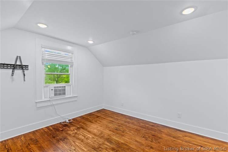 Listing Image 54