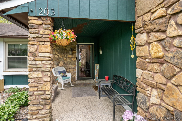 Listing Image 3