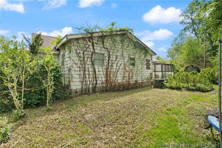 Listing Image 11