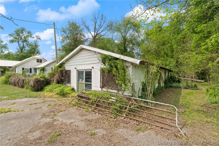 Listing Image 12