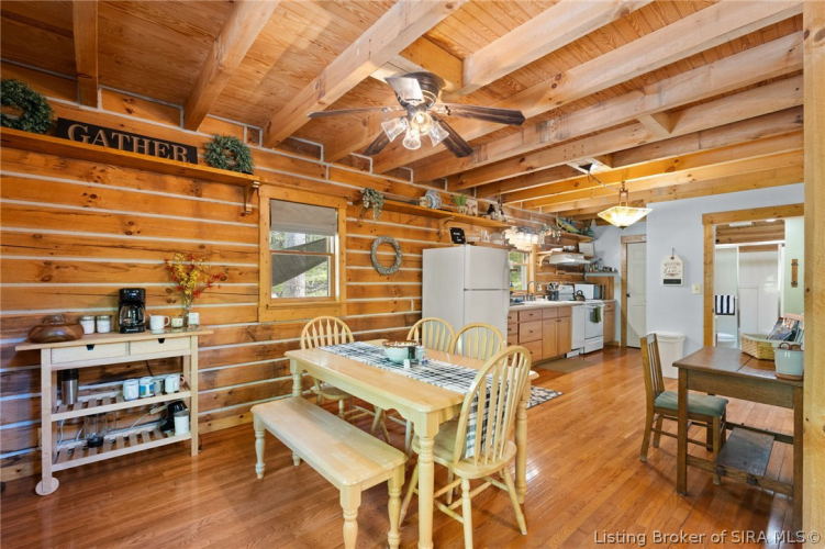 Listing Image 11
