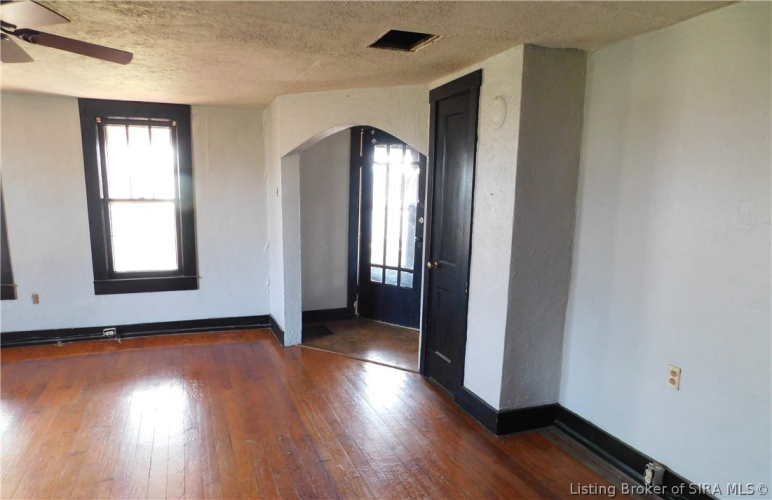 Listing Image 17