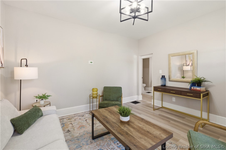 Listing Image 7