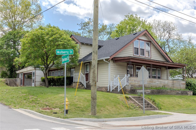 Listing Image 4