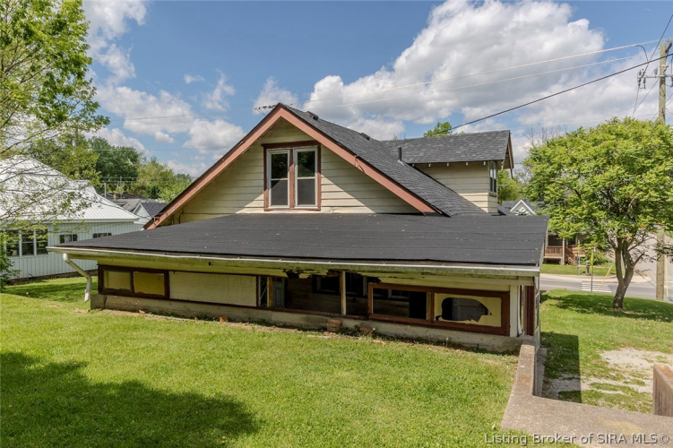 Listing Image 6