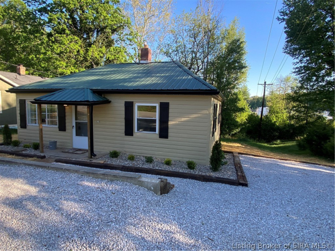 Listing Image 4