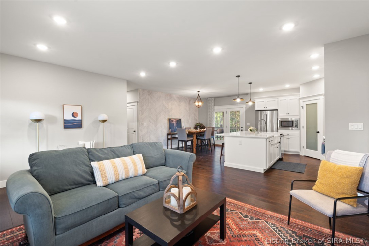 Listing Image 12