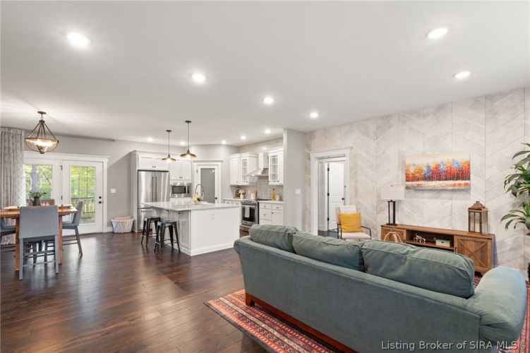 Listing Image 13