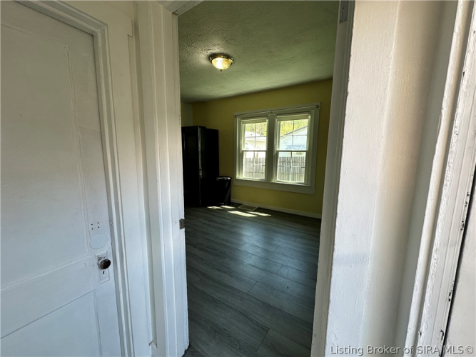 Listing Image 17
