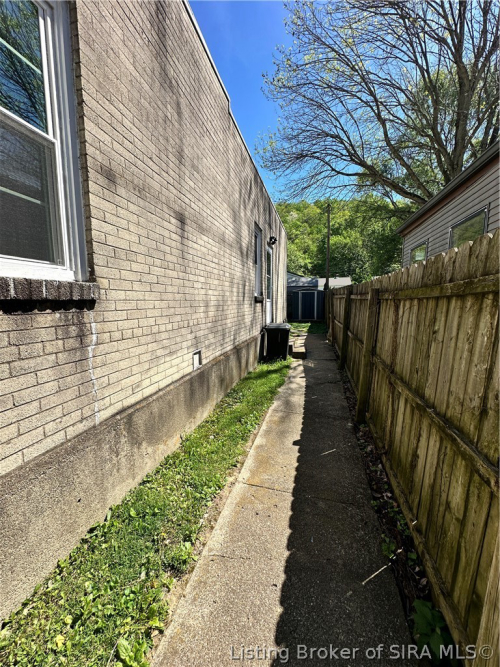 Listing Image 40