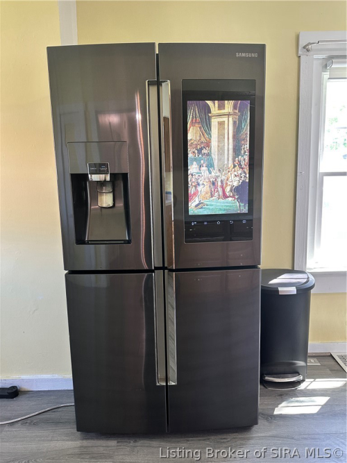 Listing Image 10