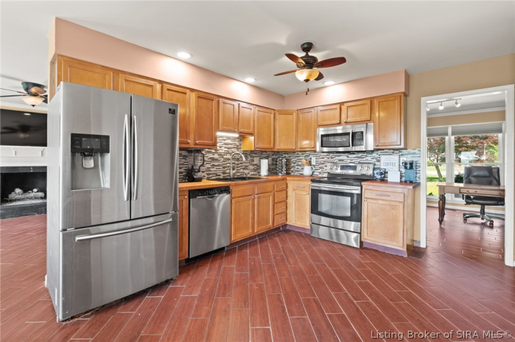 Listing Image 7