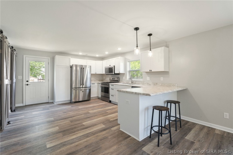 Listing Image 8