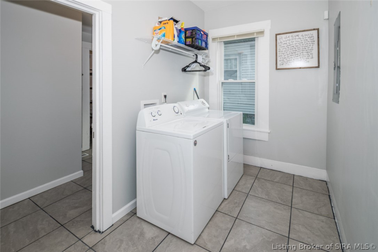 Listing Image 16