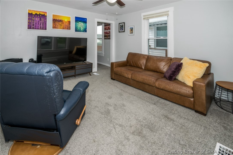 Listing Image 5