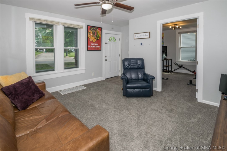 Listing Image 7