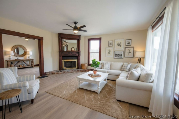 Listing Image 6