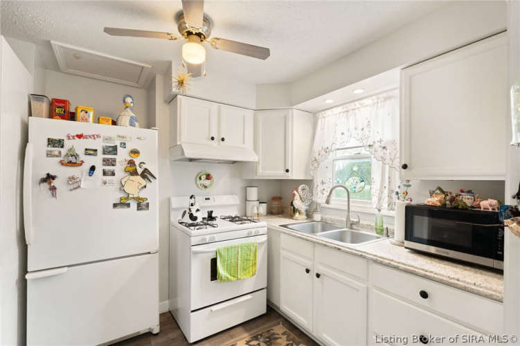 Listing Image 5