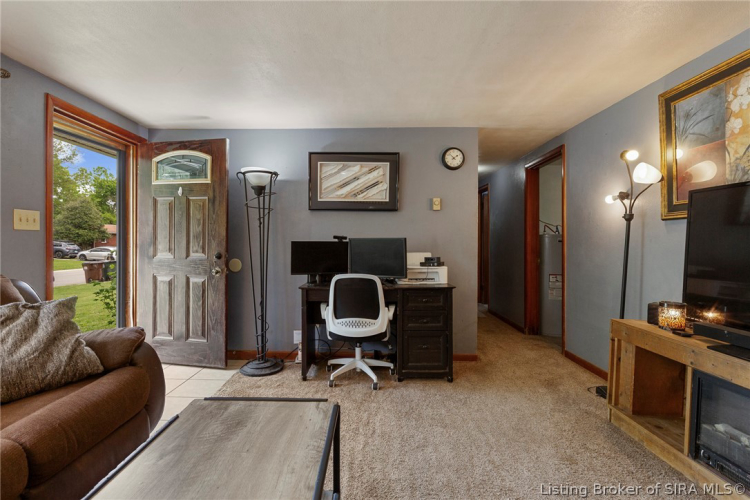 Listing Image 5
