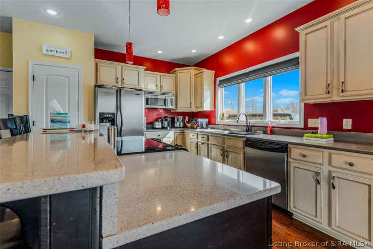 Listing Image 15