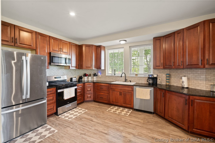 Listing Image 15