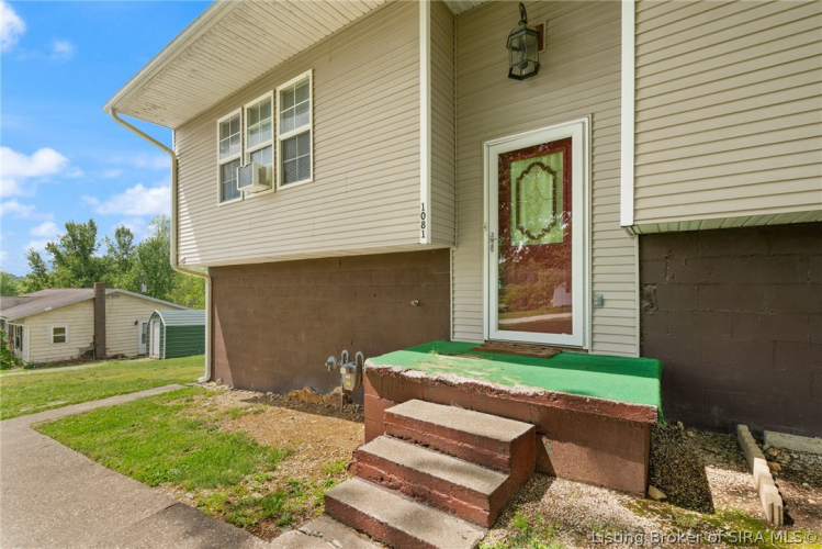 Listing Image 3