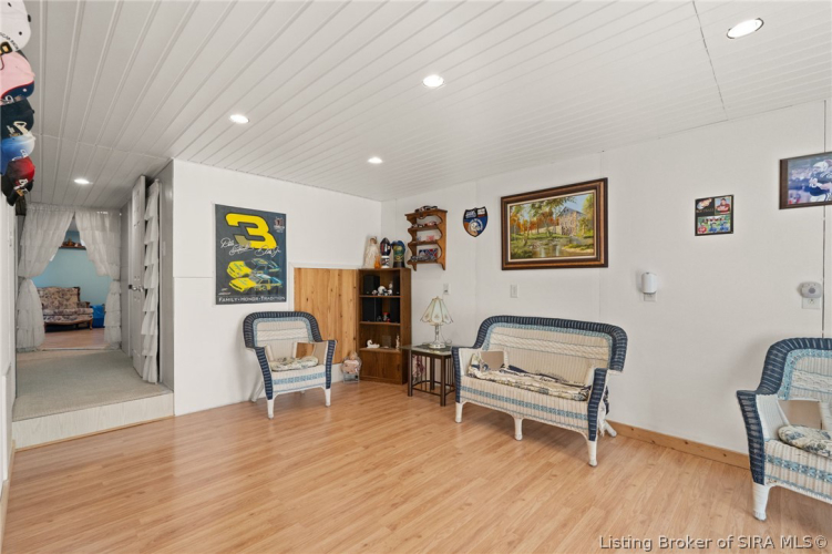 Listing Image 33