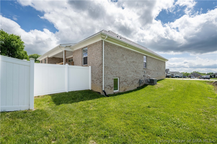 Listing Image 40