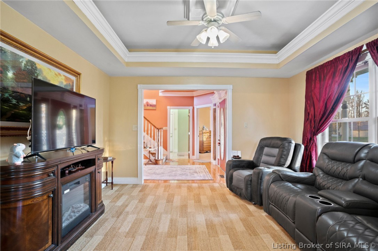 Listing Image 16