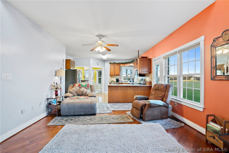 Listing Image 7