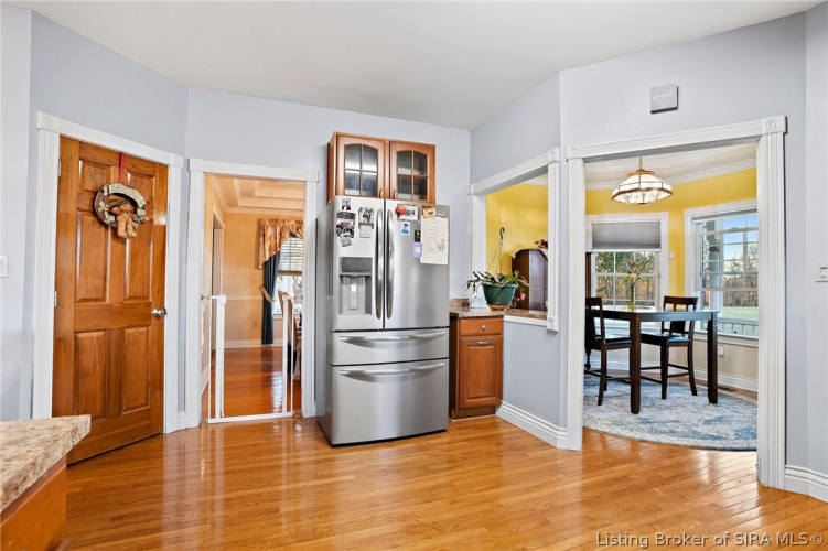 Listing Image 10