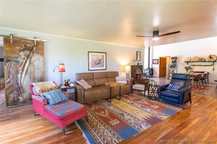 Listing Image 8