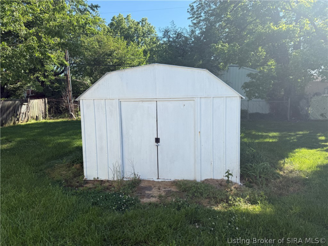 Listing Image 19